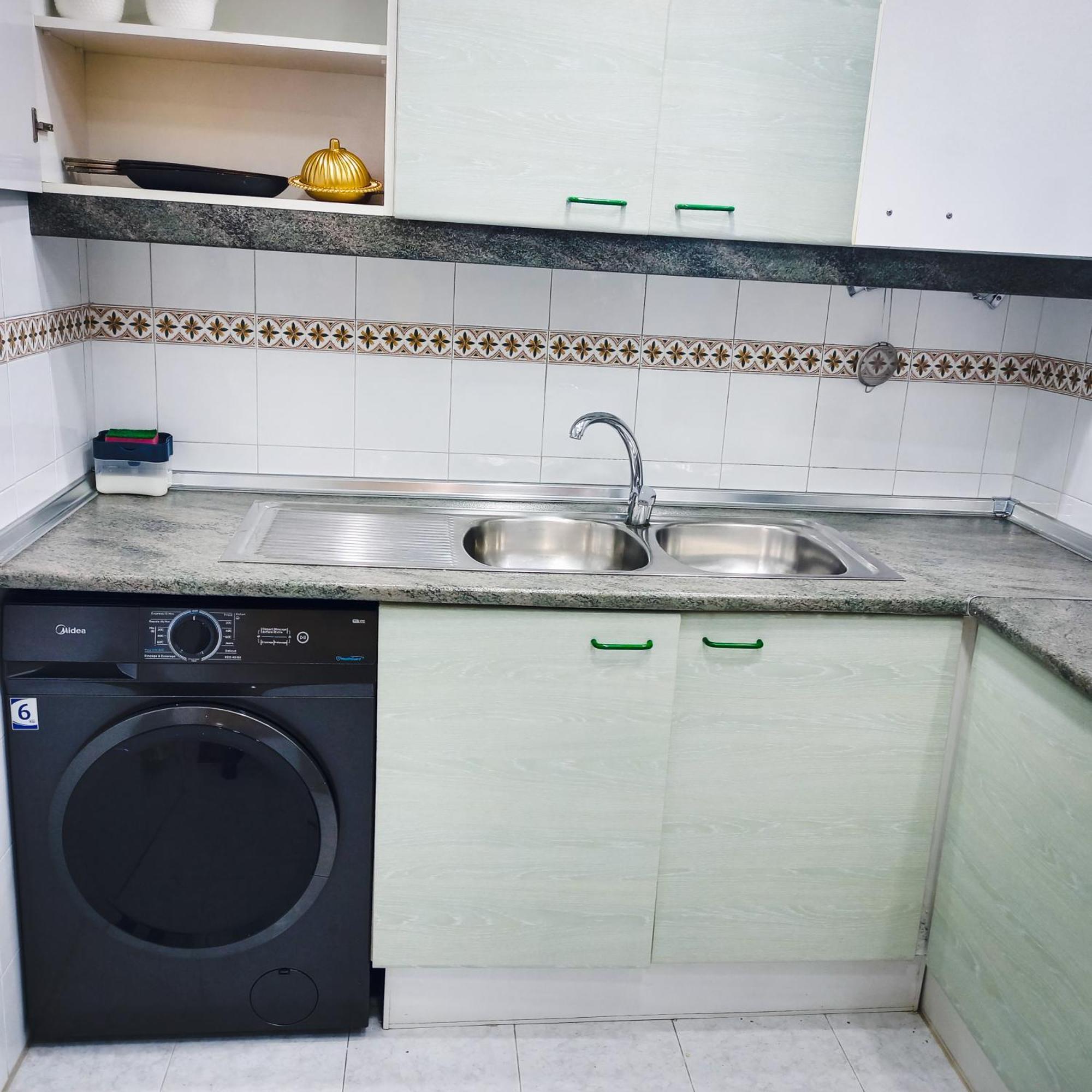 Nouveau Appartement Au Plein Centre Ville En Face Hilton & La Gare De Train Tgv M2 Tanger Extérieur photo
